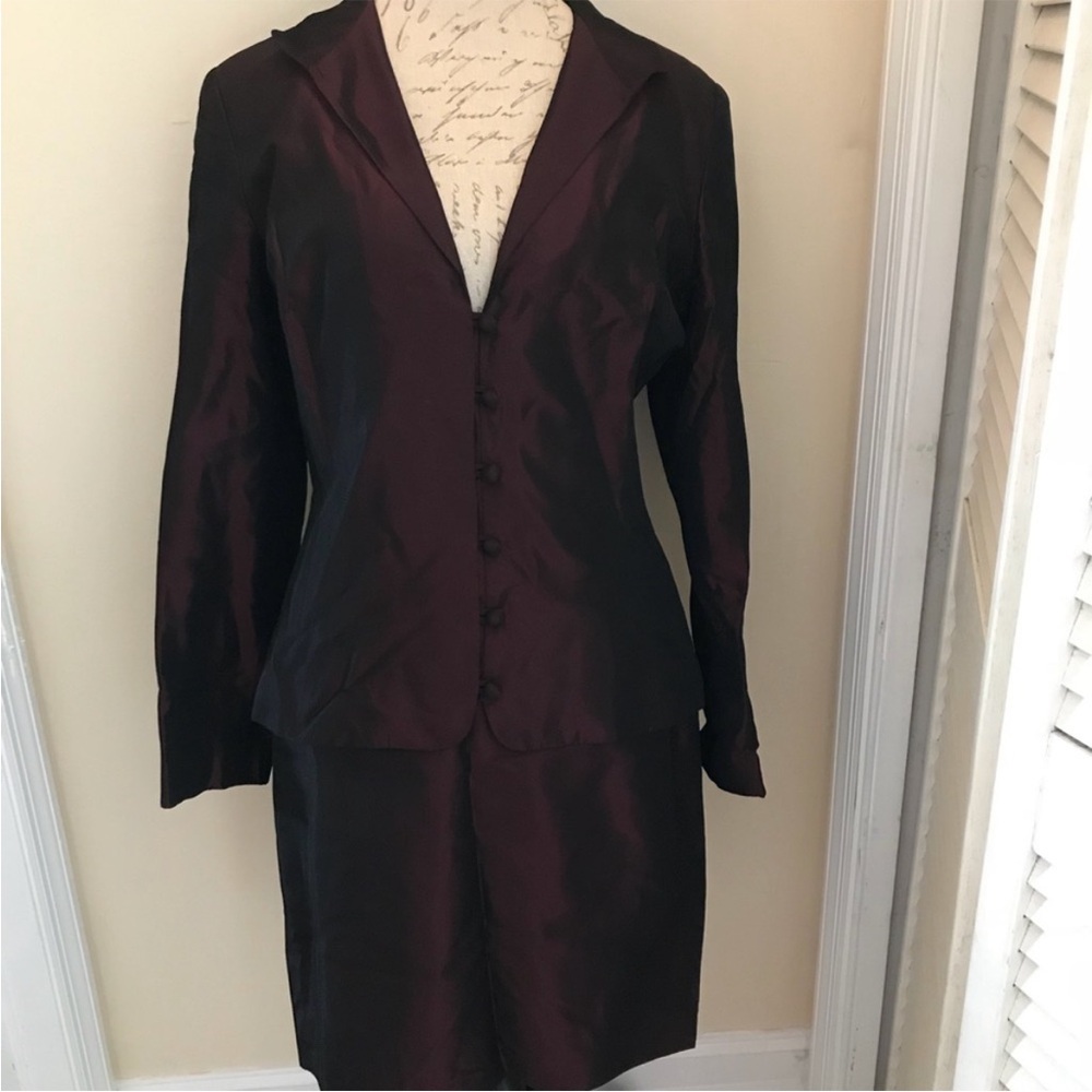 Elegant Women's burgundy silk skirt suit